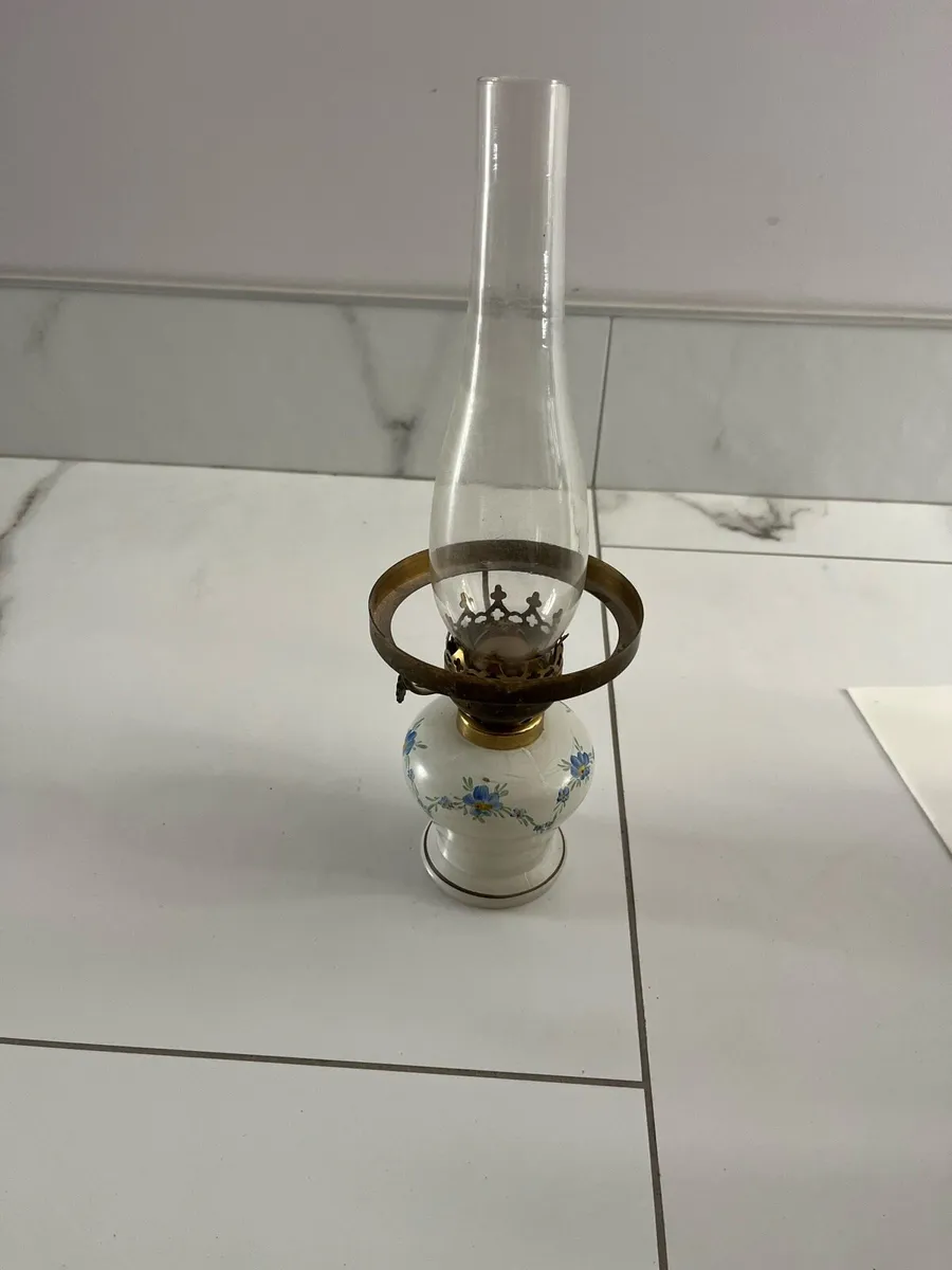 Vintage old oil lamp - Image 2