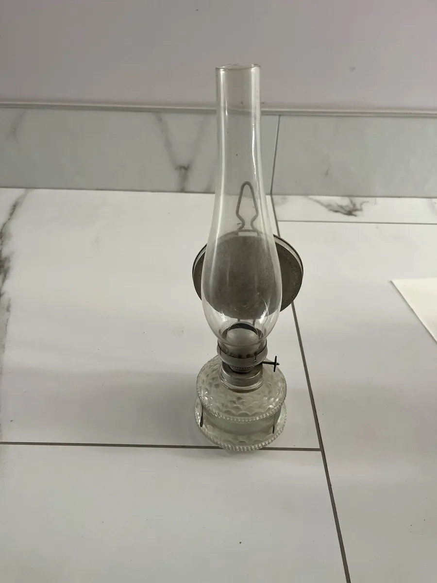 Vintage old oil lamp - Image 3