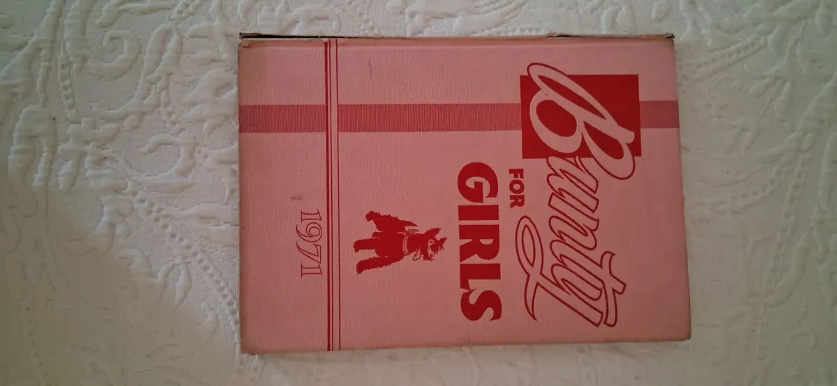 Bunty for Girls 1971 - Image 1