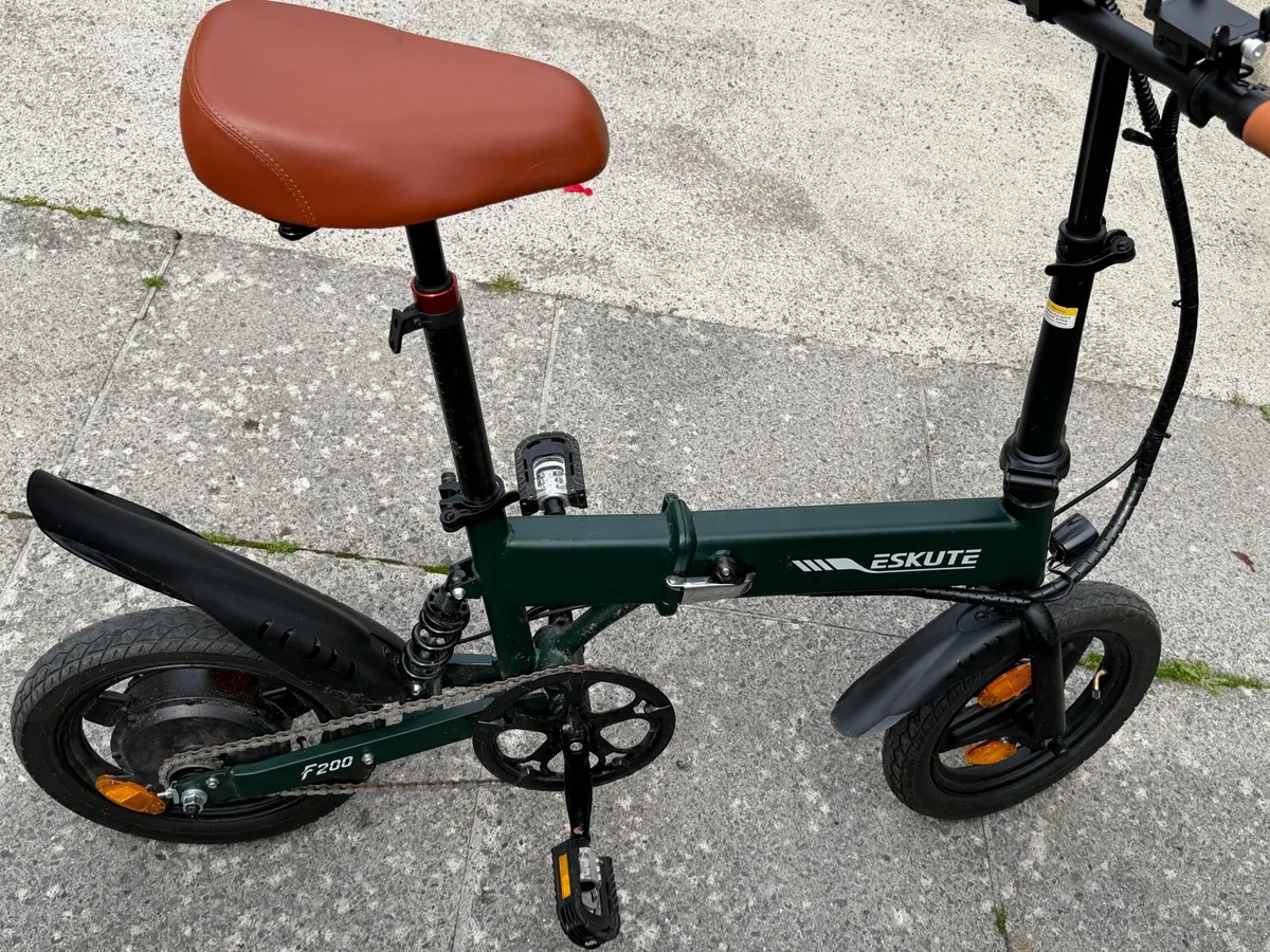 Eskute F200 Folding Electric Bike - Image 4