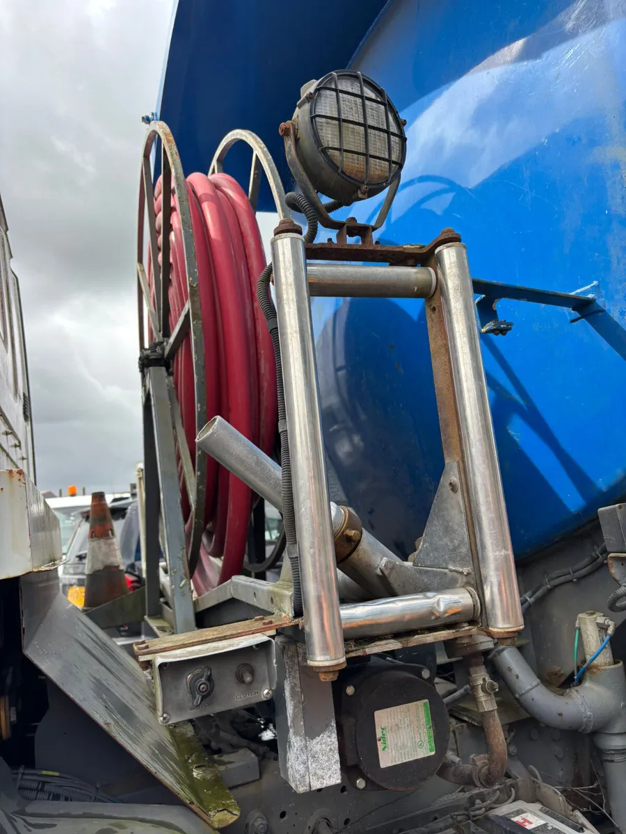 For Sale: Scania Oil Tanker Truck - Image 3