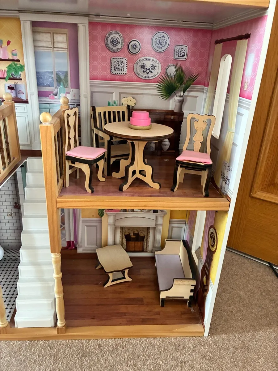 Dolls house - Image 2