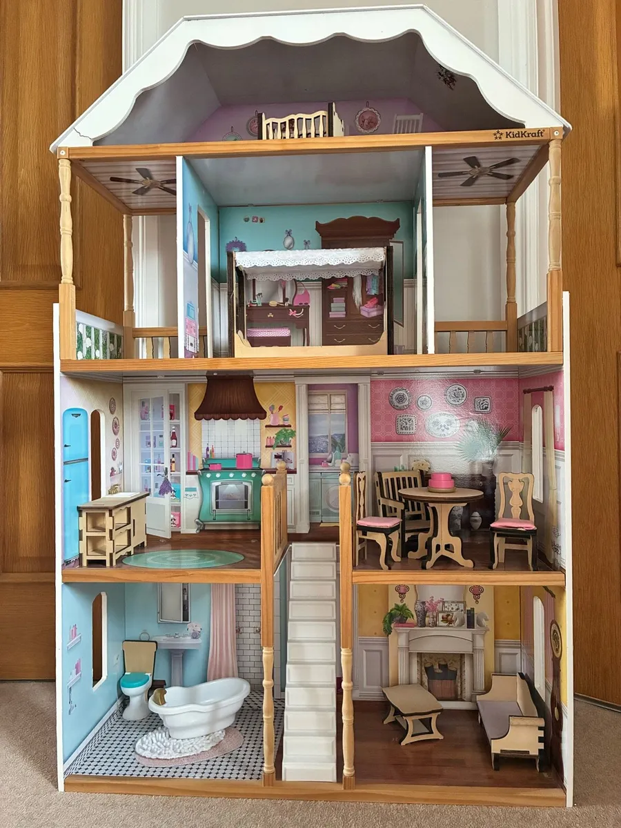 Dolls house - Image 1