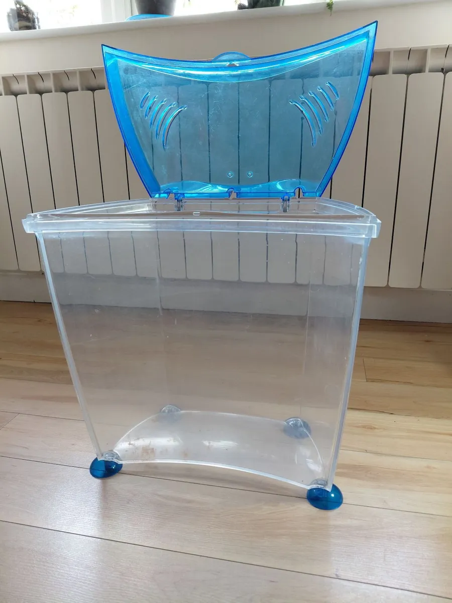 Attractive Medium Fish Tank - Image 2