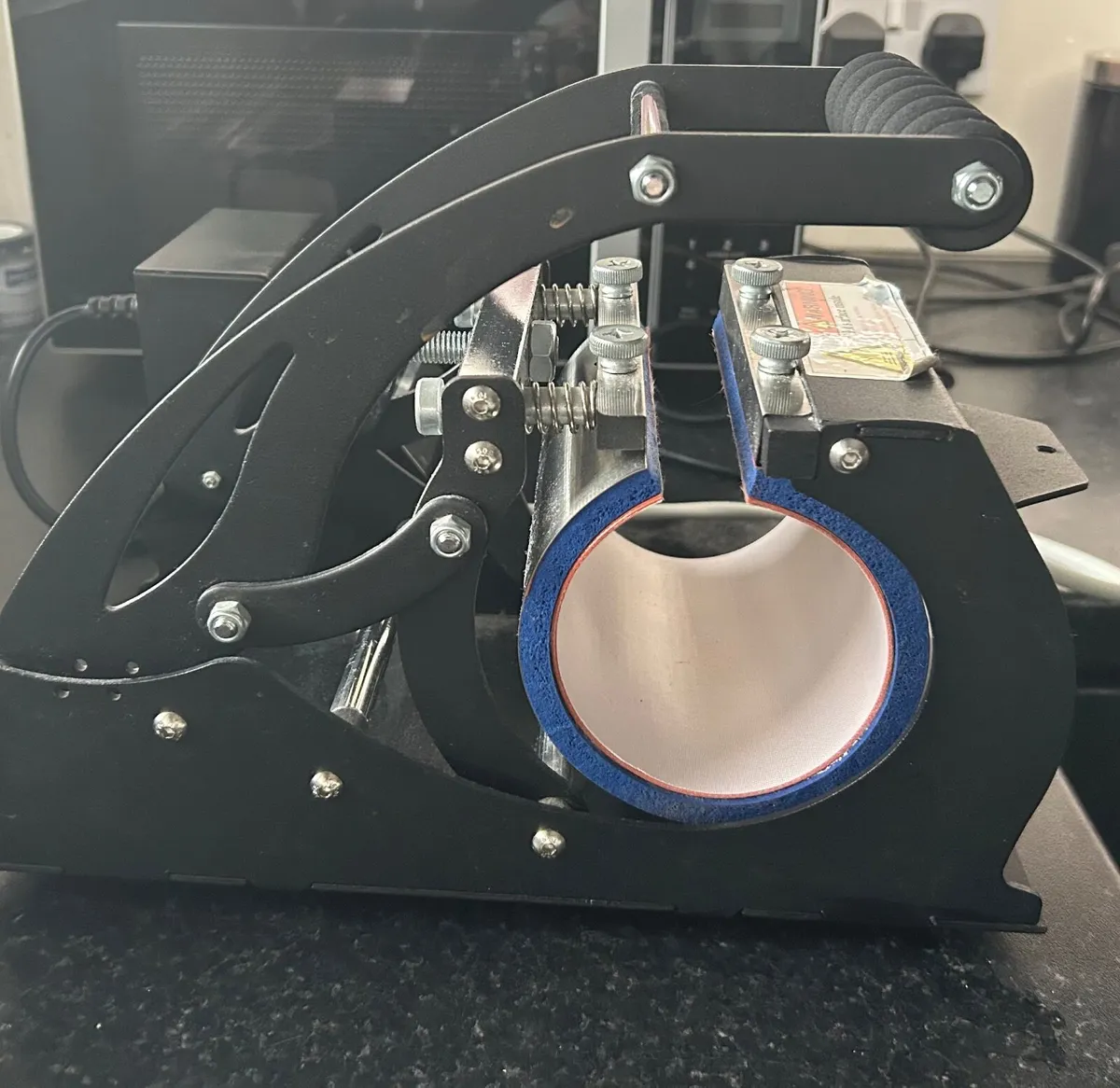 Mug press - Image 1
