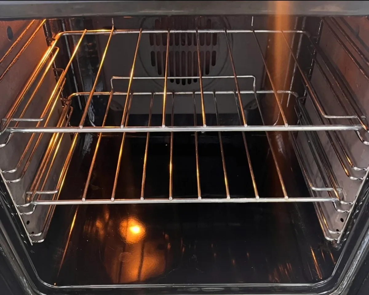 Hotpoint 50cm electric freestanding cooker - Image 3