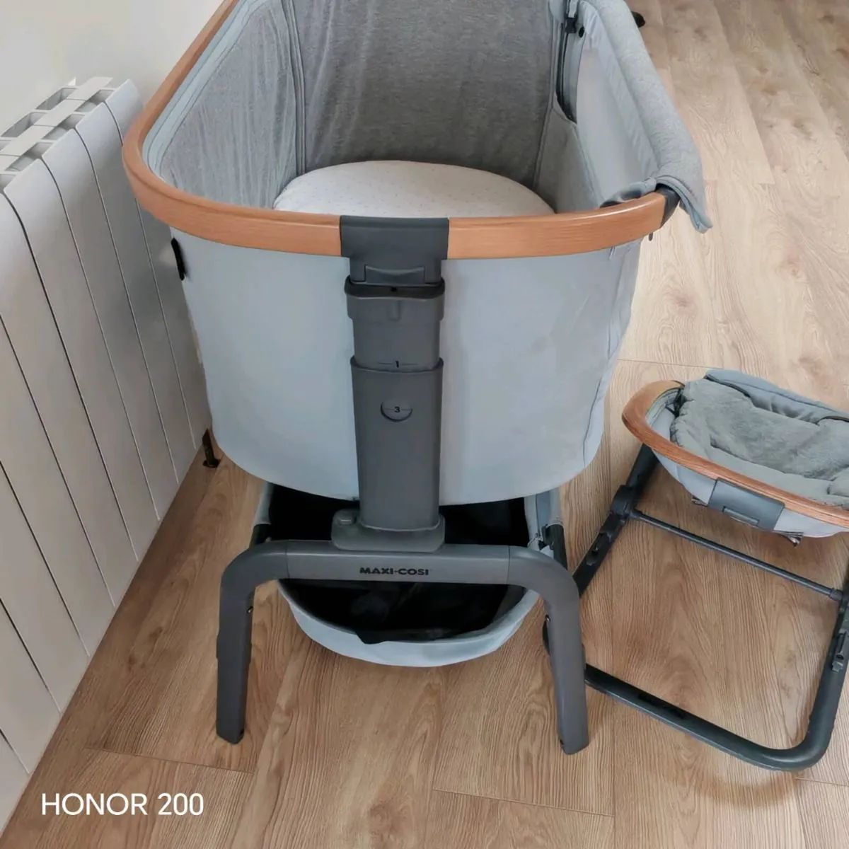 Maxi cosi co sleeper - Image 4