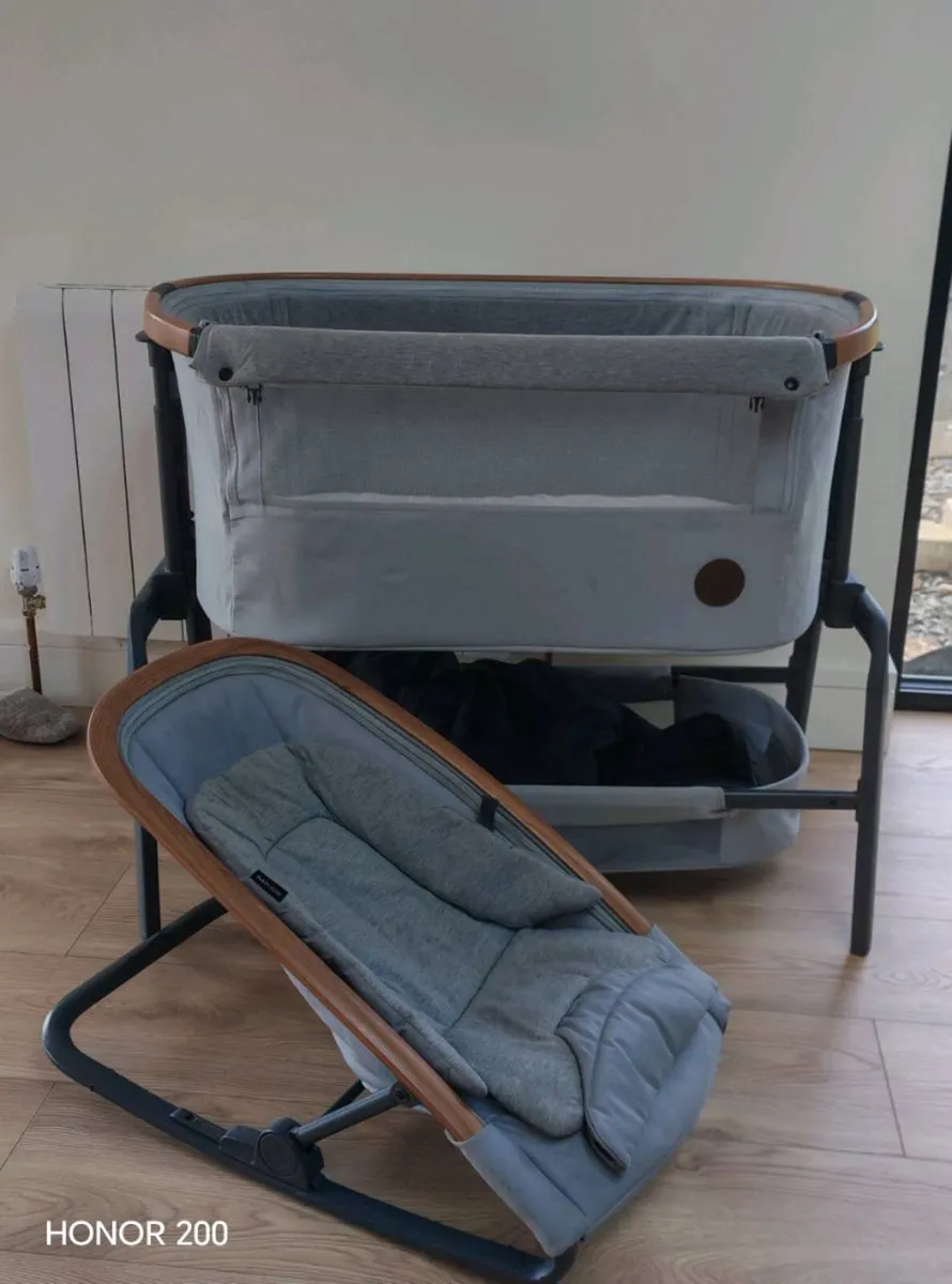 Maxi cosi co sleeper - Image 1