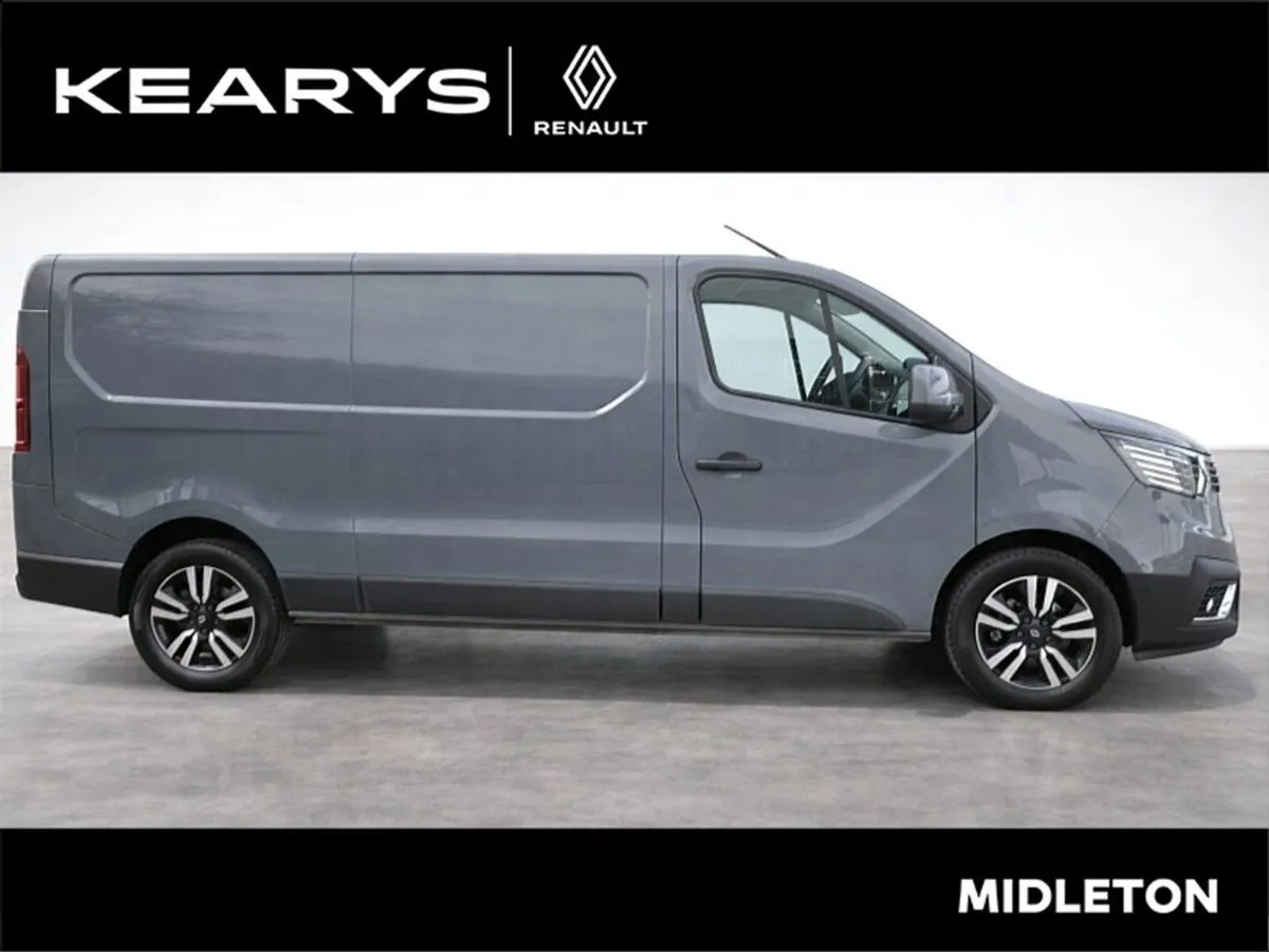 Renault Trafic LL30 BLUE DCI 170 Auto Extra Sport. - Image 3