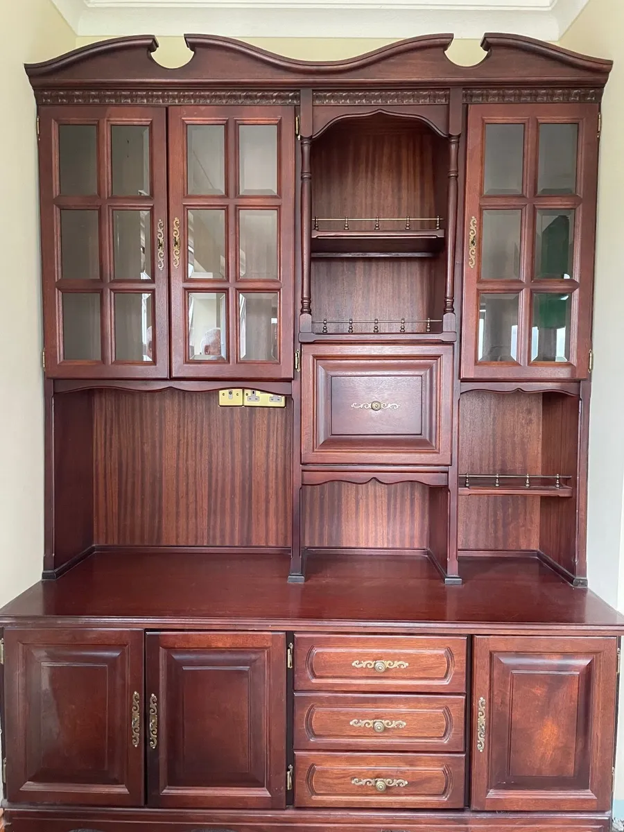 Display Cabinet - Image 1