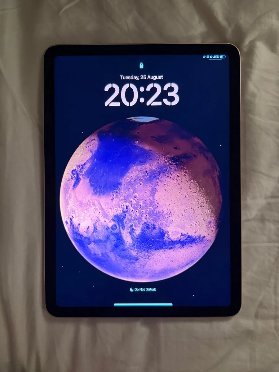 IPad Air 5th gen 64gb Rose Gild - Image 2