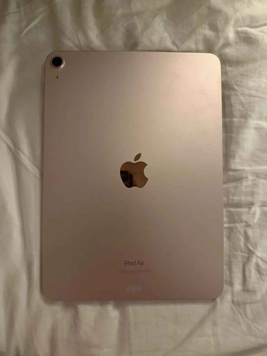 IPad Air 5th gen 64gb Rose Gild - Image 1