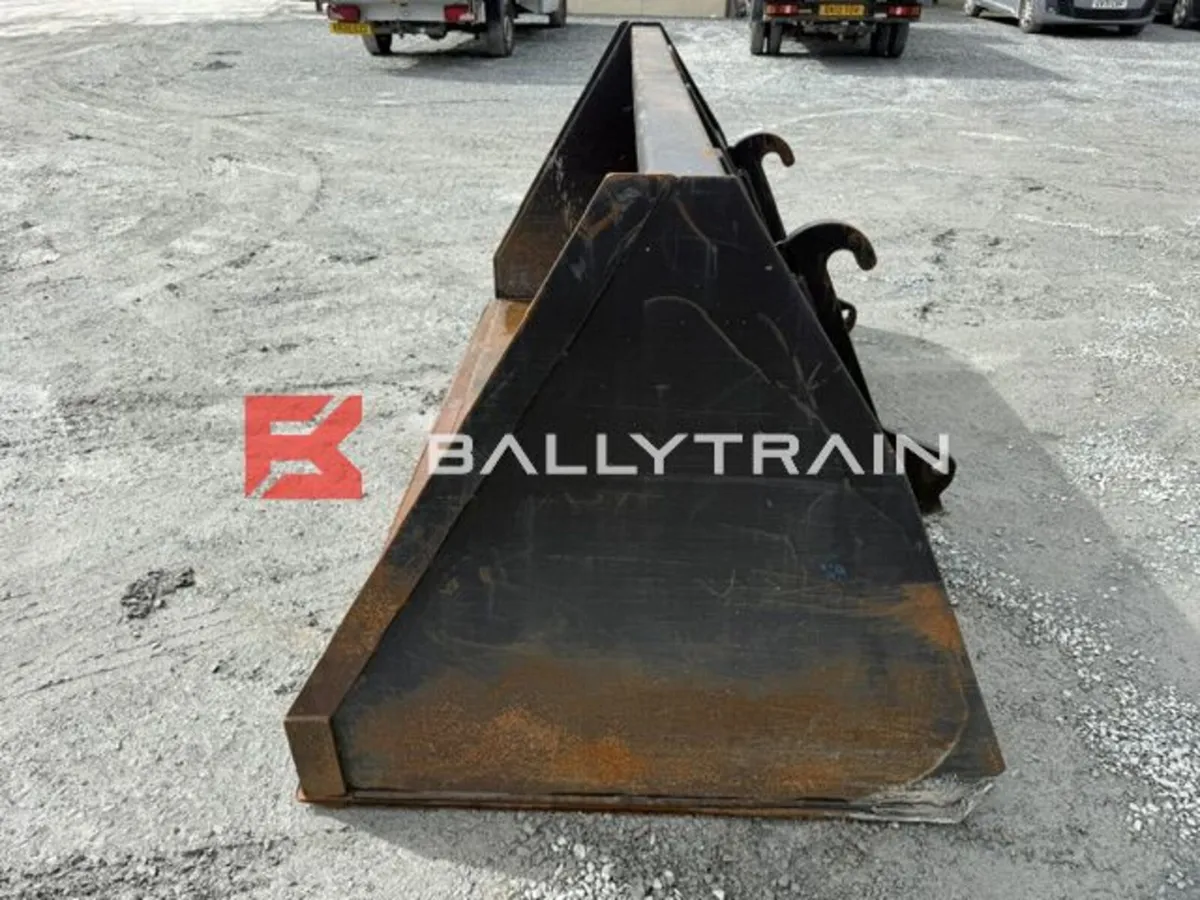 8FT 6INCH Telehandler Bulk Bucket (JCB Q-Fit) - Image 4