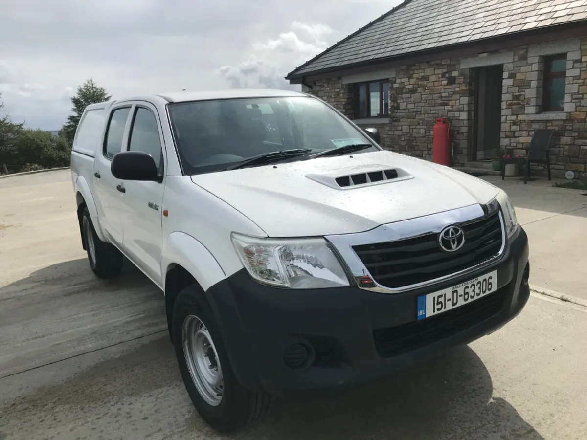 Toyota Hilux 2015 - Image 1