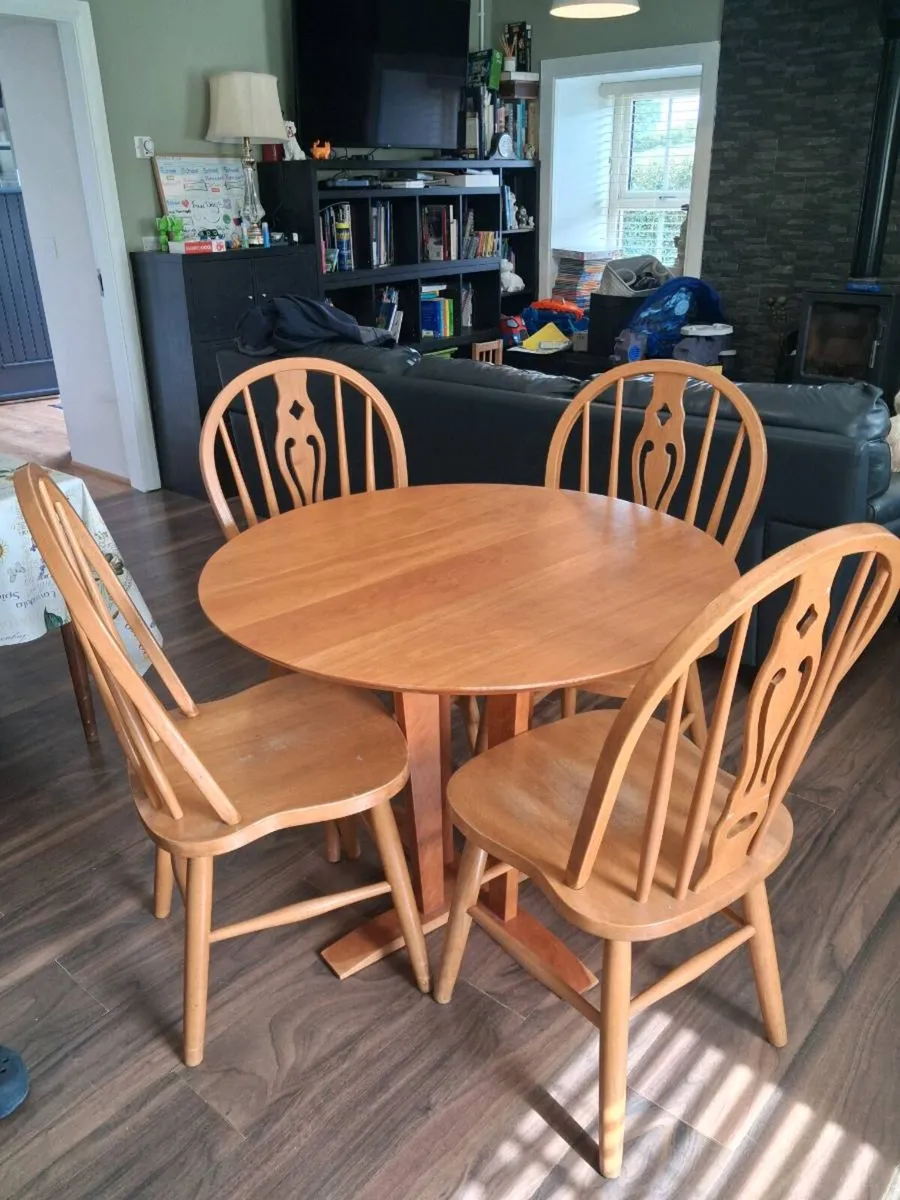 Table & 4 chairs - Image 1