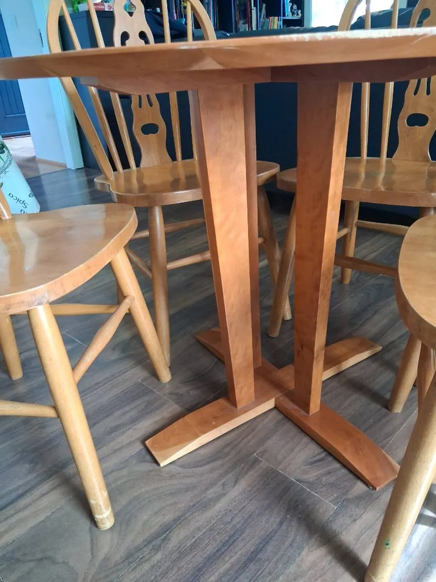 Table & 4 chairs - Image 3