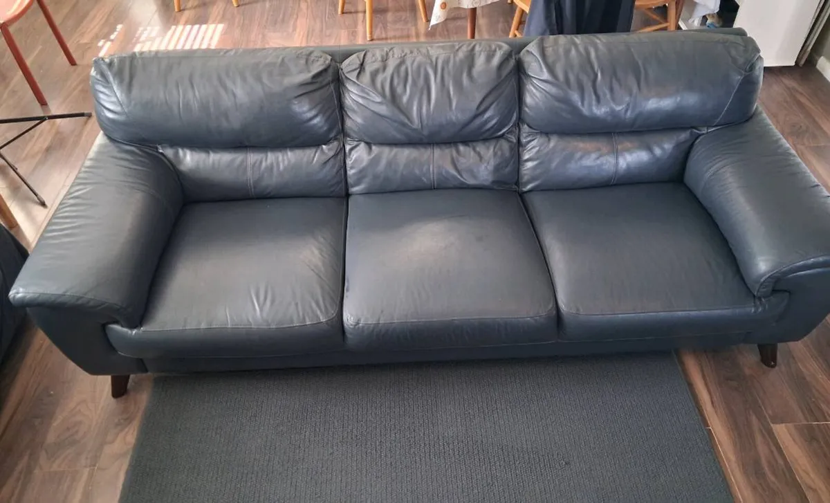 4 seater leather couch - Image 2