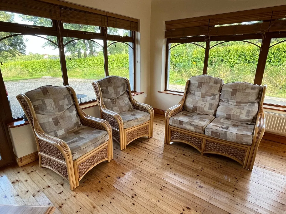 Sunroom/conservatory furniture