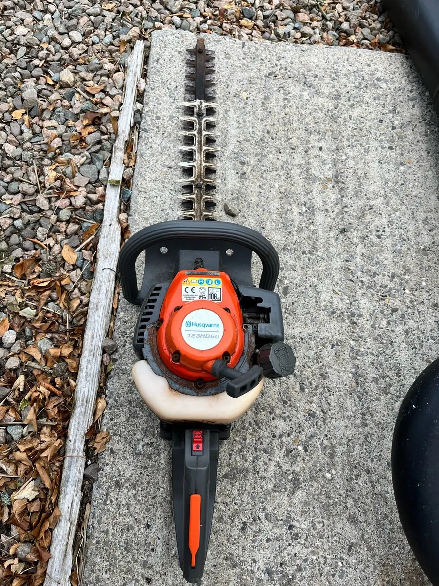 Garden landscaping machinery - Image 1