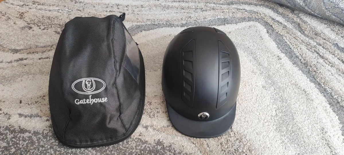 Horse riding helmet - Image 2