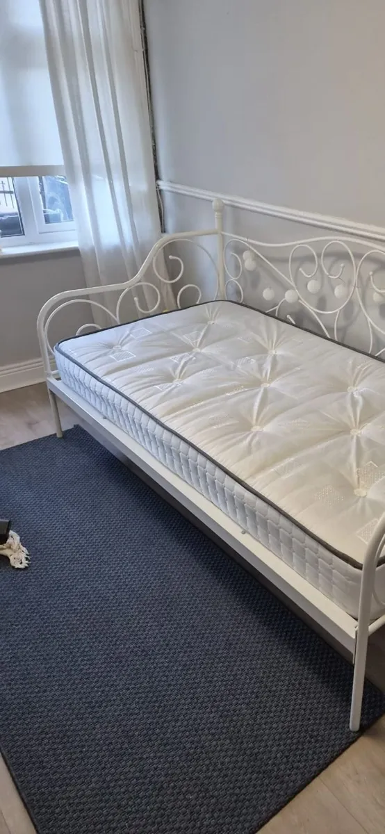 Day Bed - Image 3