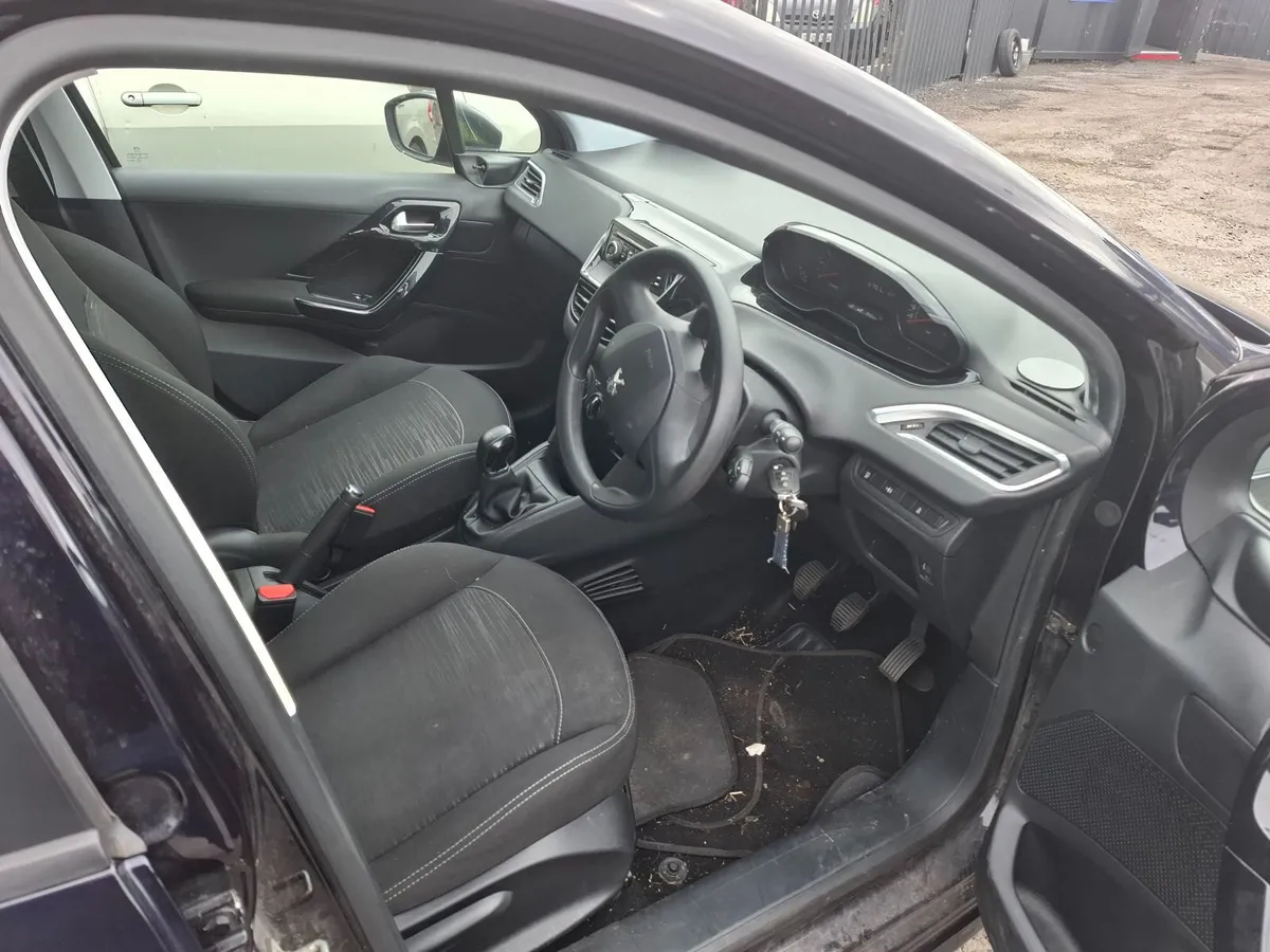 131 Kia Sportage breaking for parts - Image 2