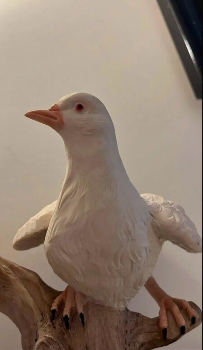 Avaibale, Beautiful Italian porcelain lamp- Doves - Image 4