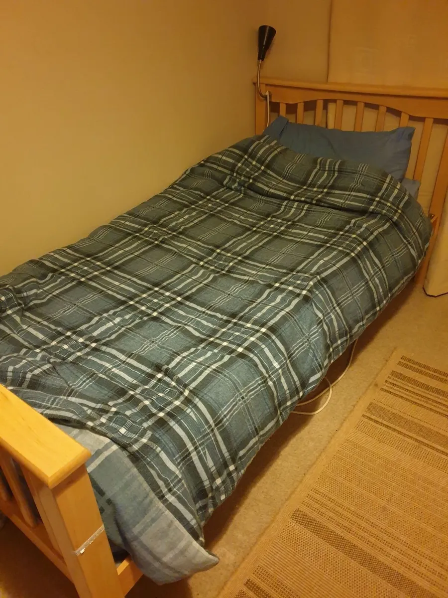 Single bed - Image 2