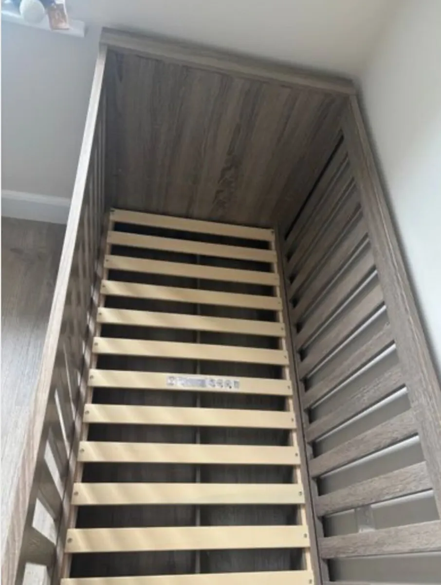 Mamas & Papas Cot Bed – converts to 3 ways - Image 4