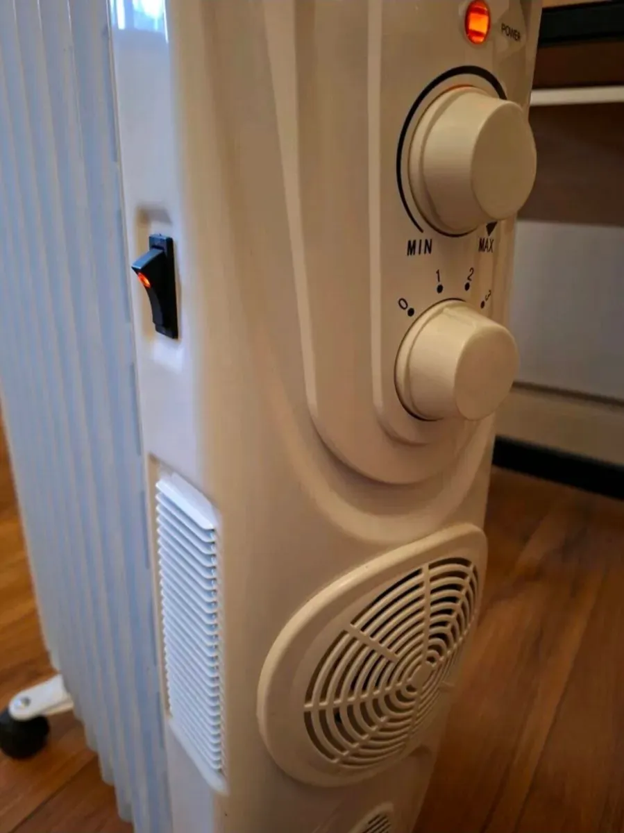 Portable Electric Radiator / Hot Air Blower Heater - Image 4