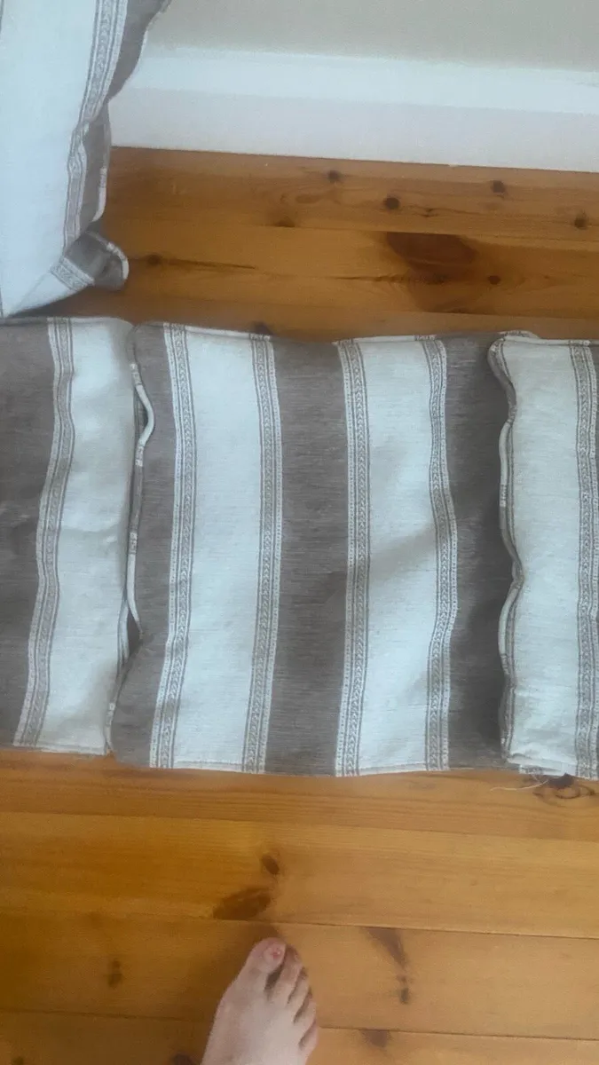 Cushions - Image 4