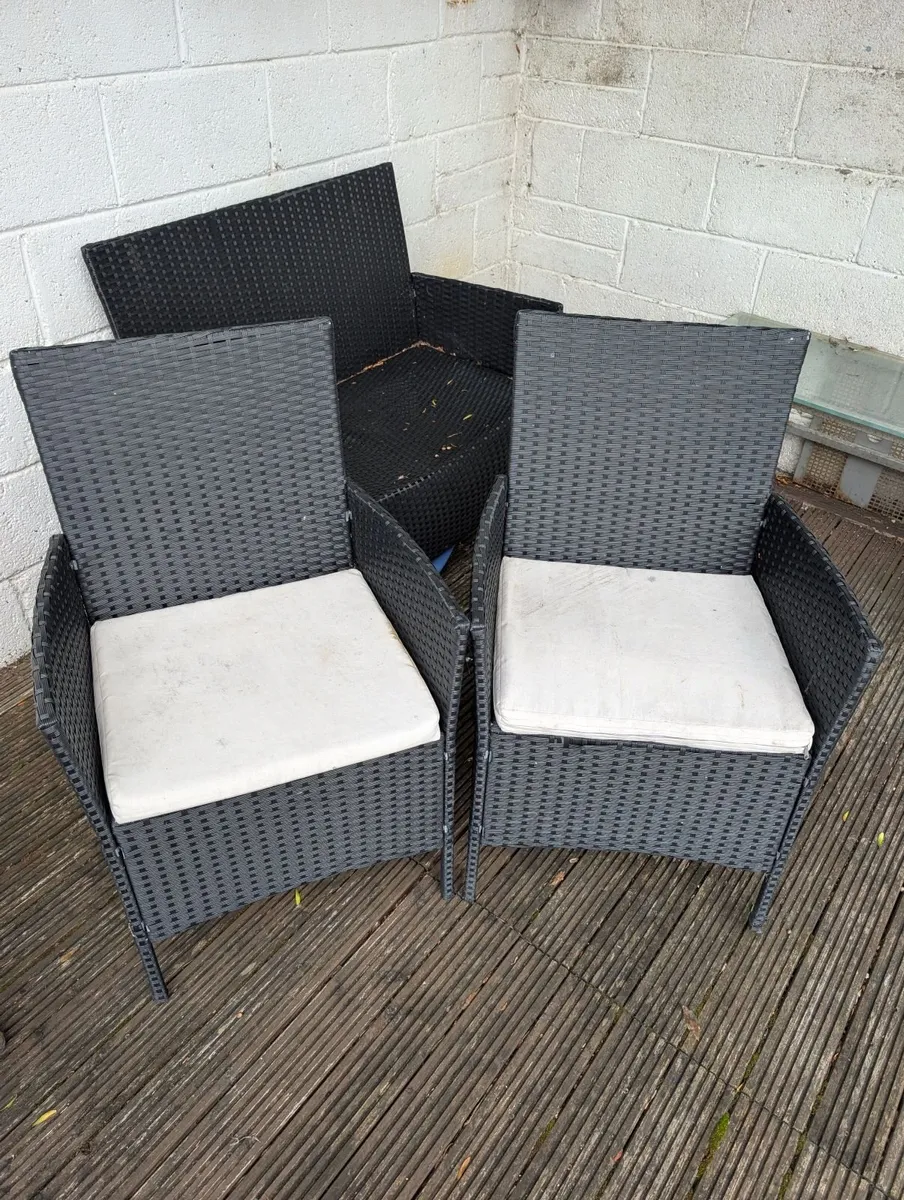 Black garden chairs and table - Image 2