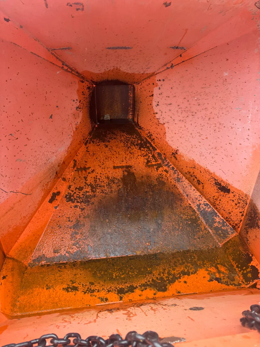 Concrete Skip - Image 4