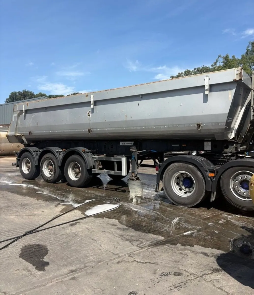 Schmitz Tipping Trailer - Image 2