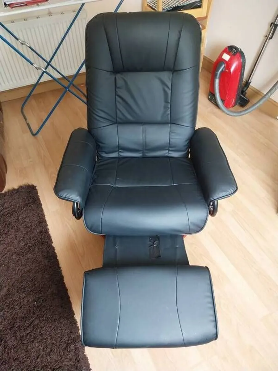 Recliner chair - Image 3