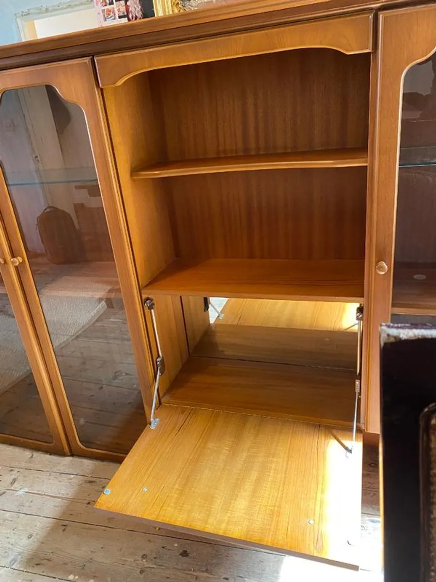 Mid 20th Century style Teak Vaneer Display cabinet - Image 3
