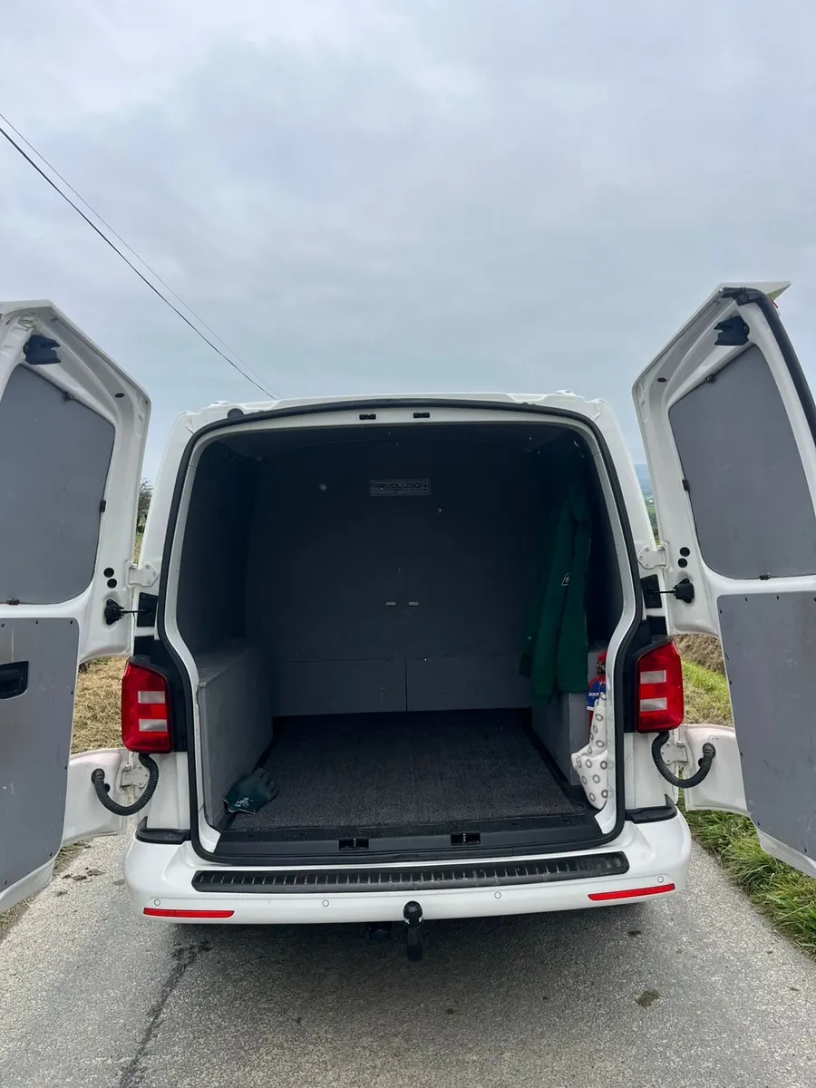 Volkswagen Transporter 2019 Crewcab - Image 2