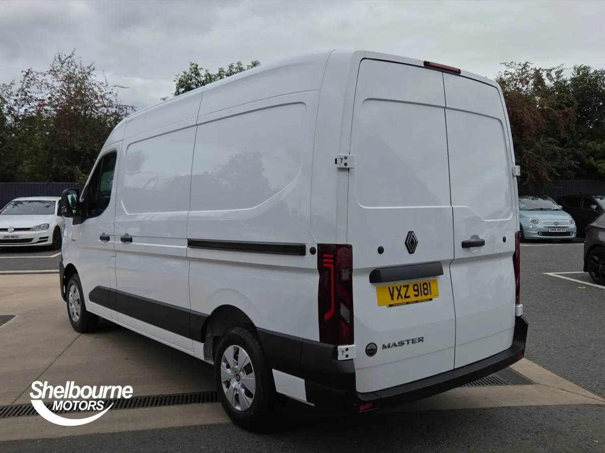 Renault Master MM35 Blue dCi 150 Advance Medium Ro - Image 2