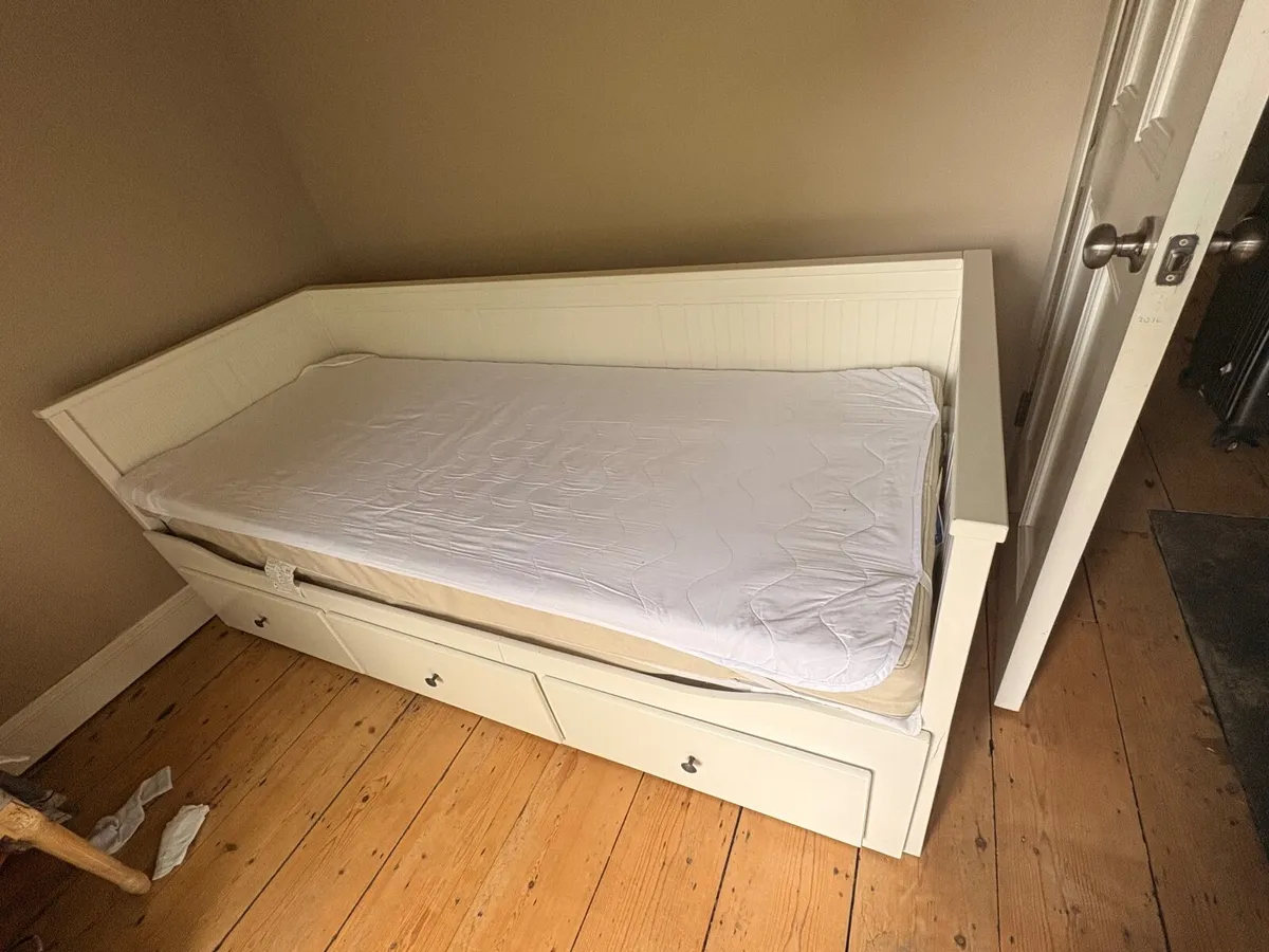 Daybed with three drawers - Image 4