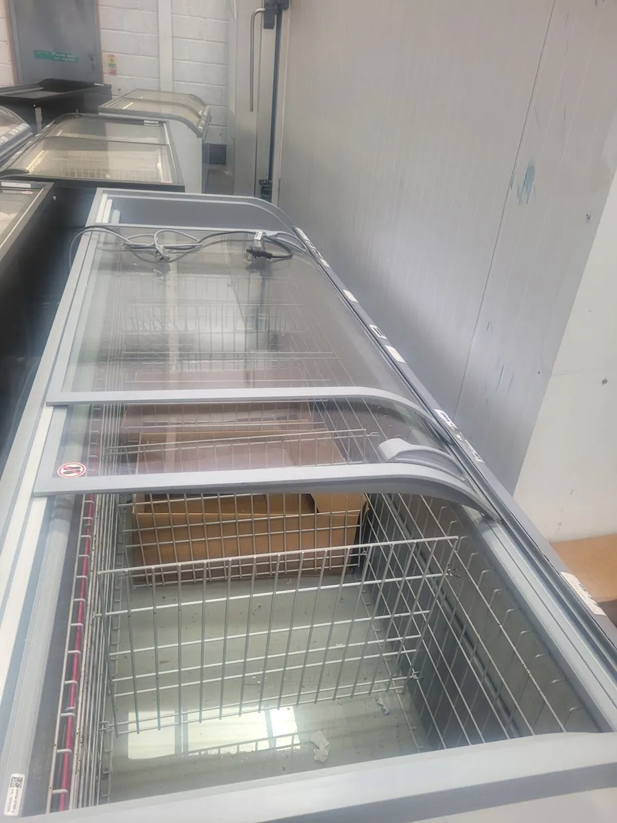 Display freezer - Image 1