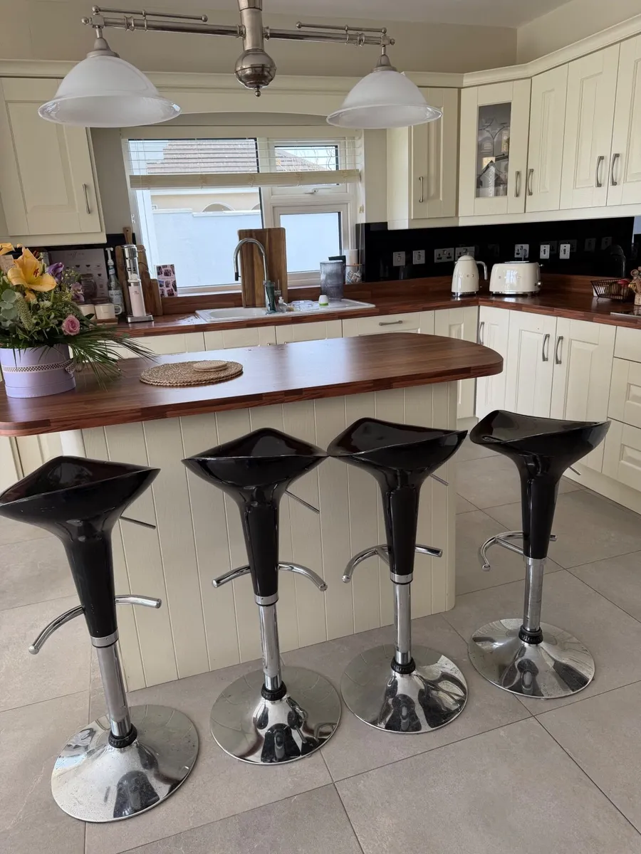 Bar stools - Image 1