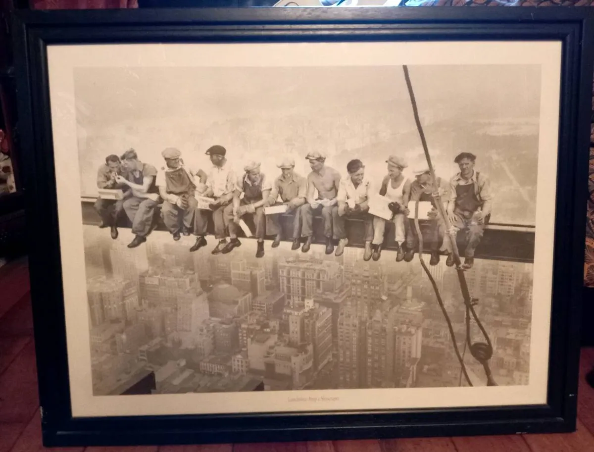 Lunch Atop a Skyscraper Large Picture - Image 3
