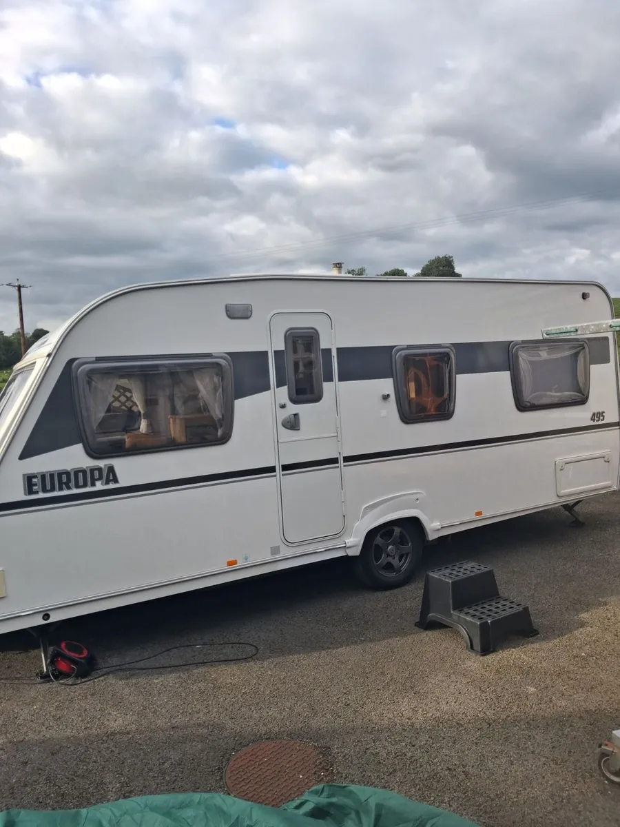 Caravan - Image 1