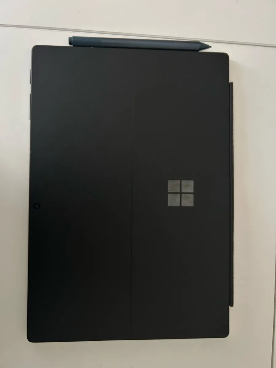 Surface Pro 7 INCLUDING Keyboard AND touch pen - Image 2