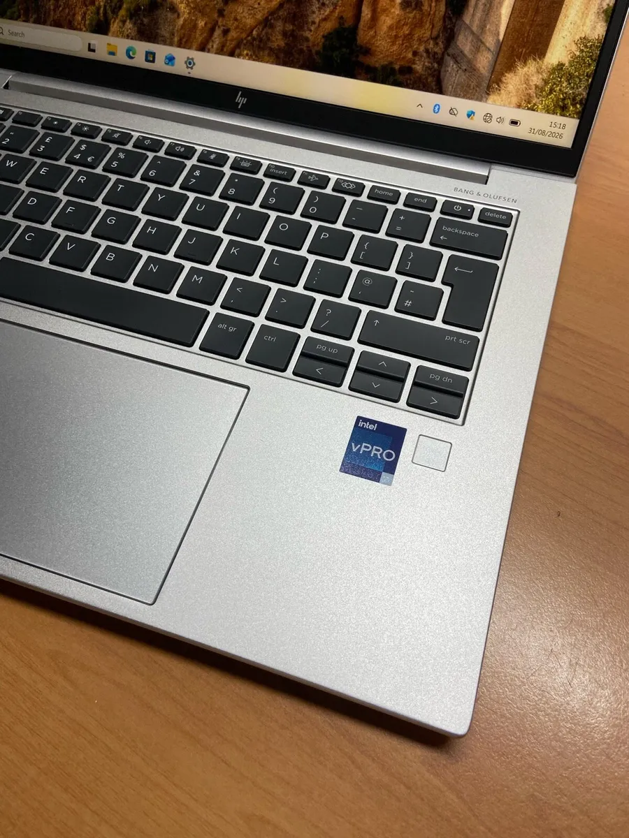 HP Laptop i7 pro 16/256 windows 11 pro - Image 2