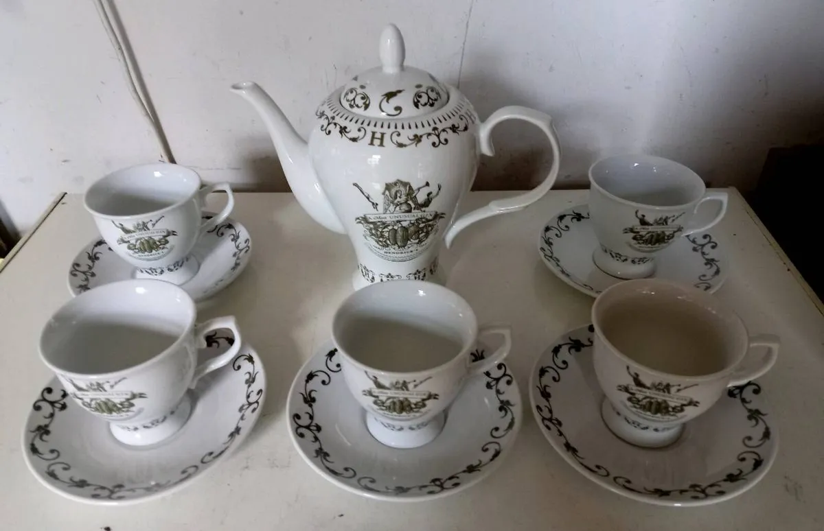 Hendricks Gin Teaset - Image 1