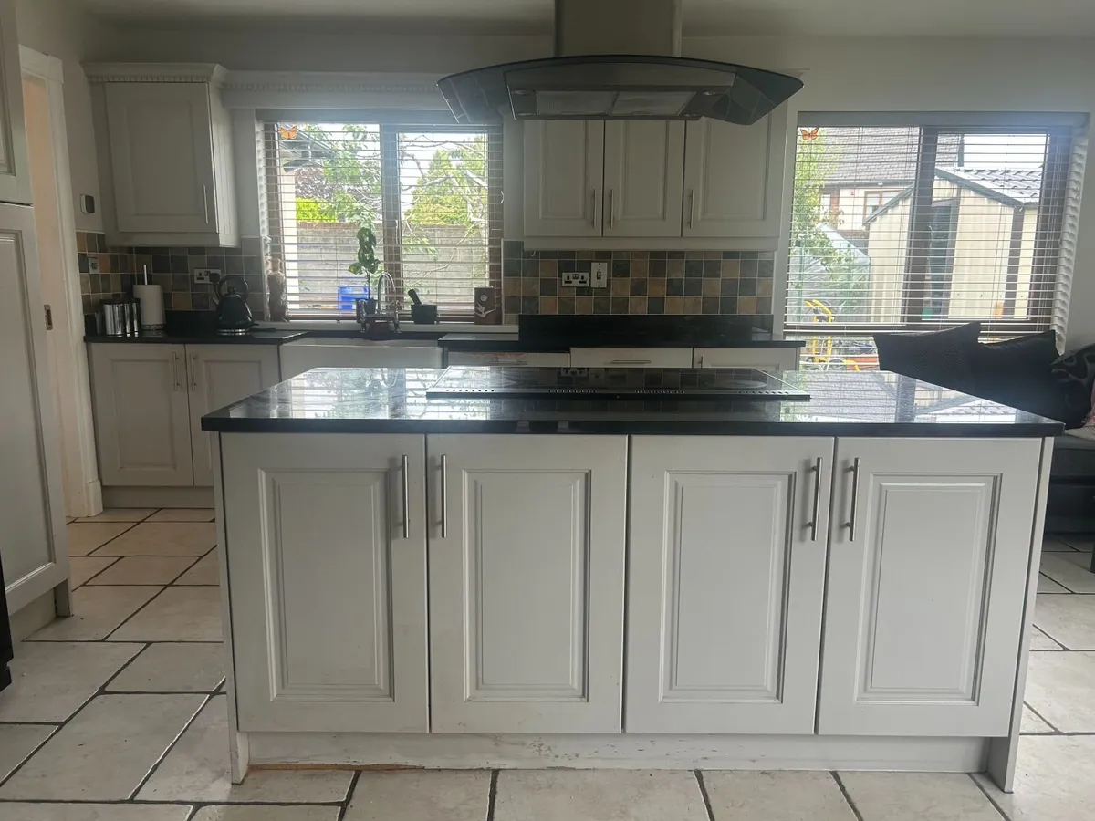 Kitchen Painted Solid Oak - Image 3
