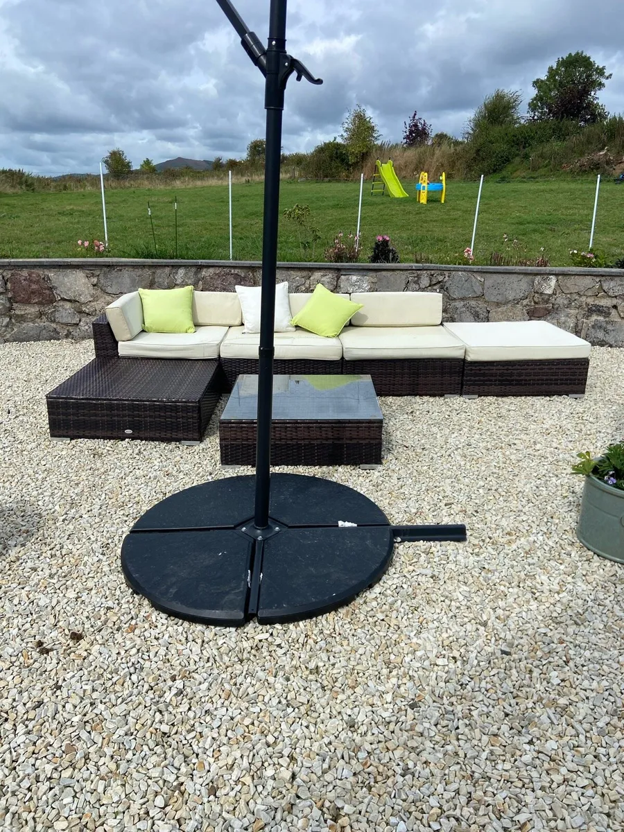 Patio lounge chairs with coffee table - Image 2