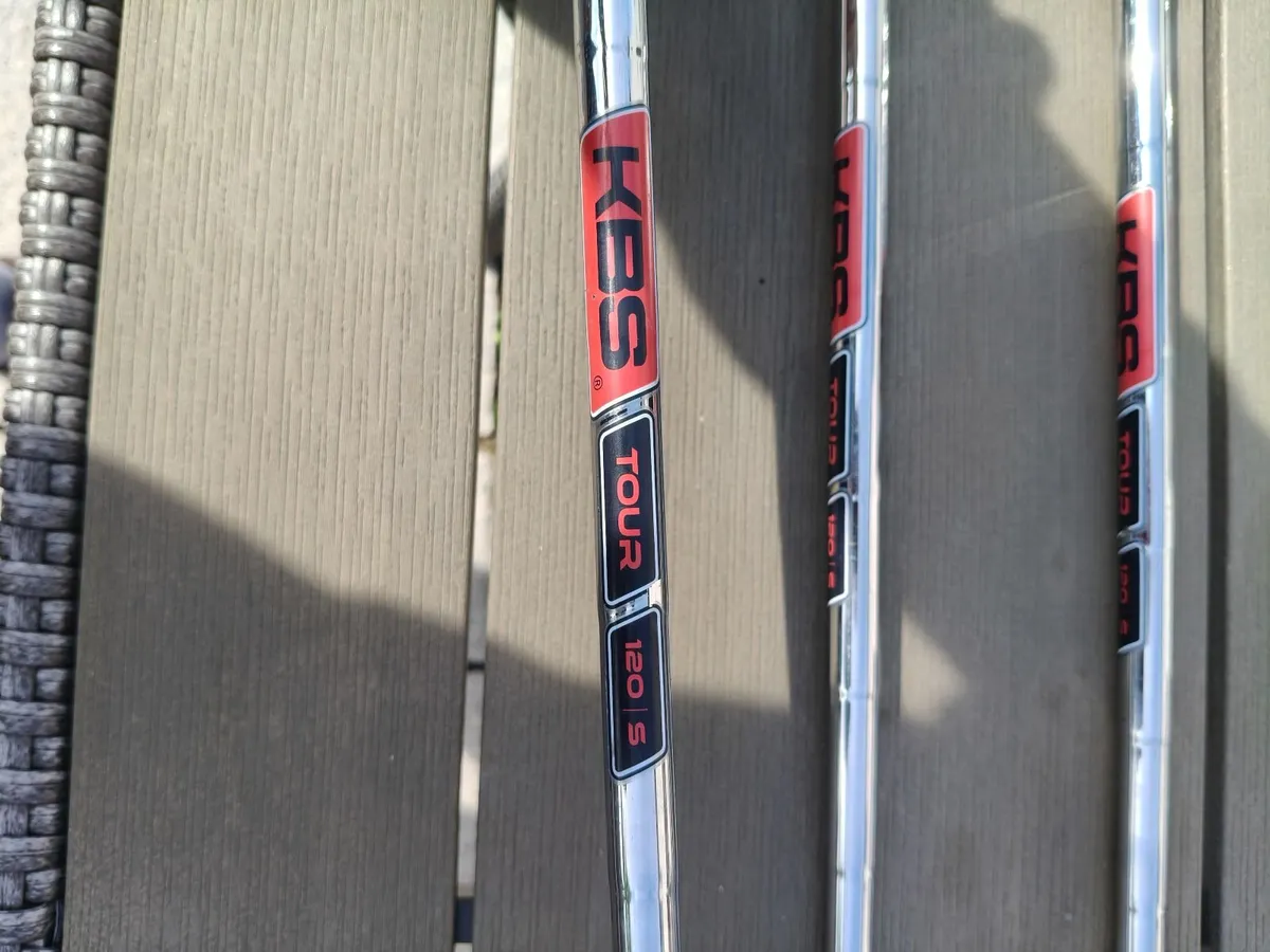 TaylorMade p770s 5-PW - Image 1