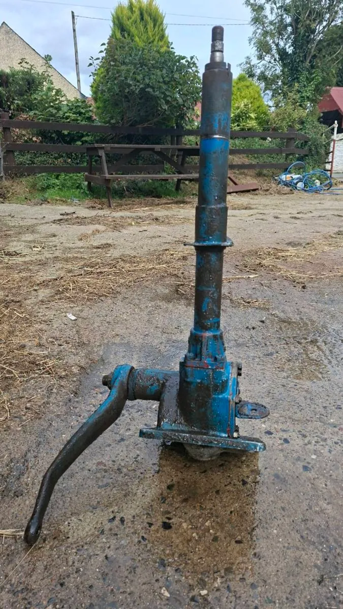 Ford 4000 Steering Box - Image 2